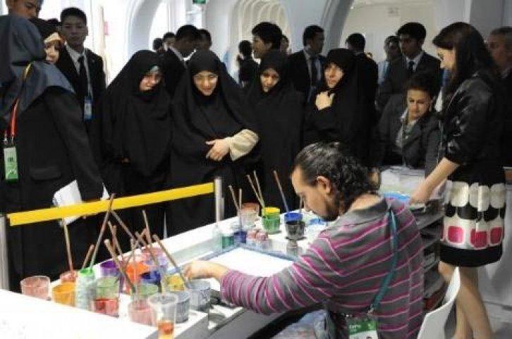 Ahmedinejad'ın eşi Türkiye'de 