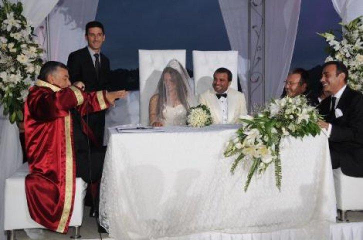 Necla Nazır ve kızı Tuğçe - Resim 4