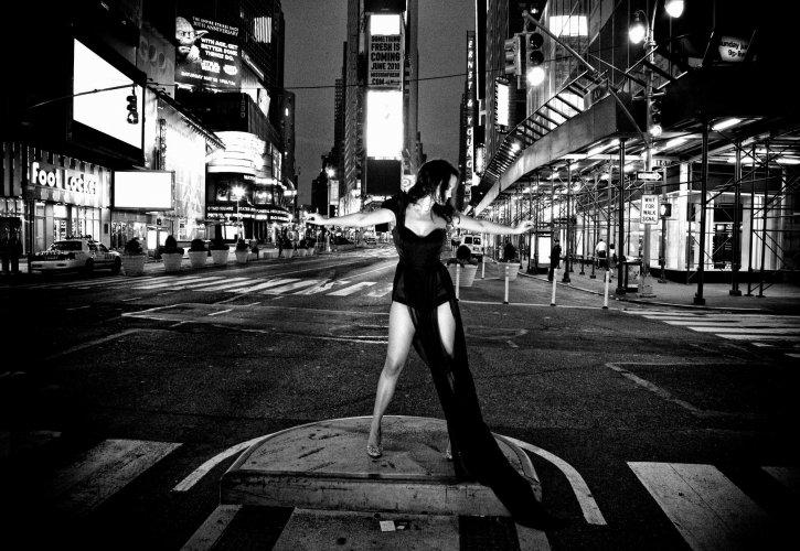 Ayşe Özyılmazel'den seksi Newyork pozları