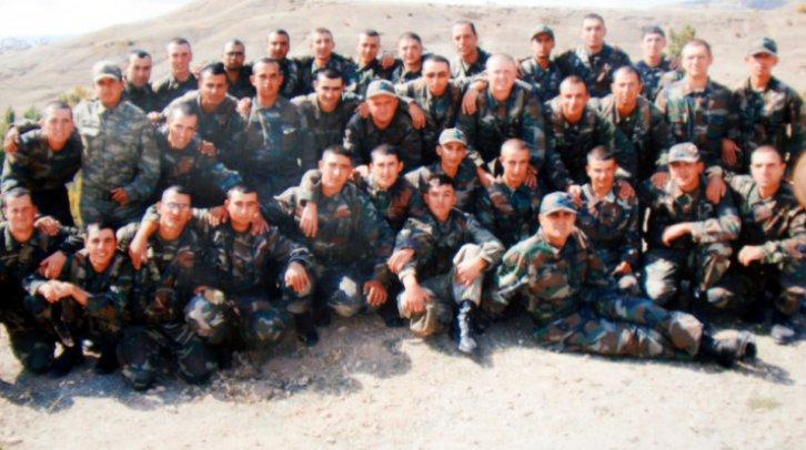 Şehitlerin baba evlerine ateş düştü