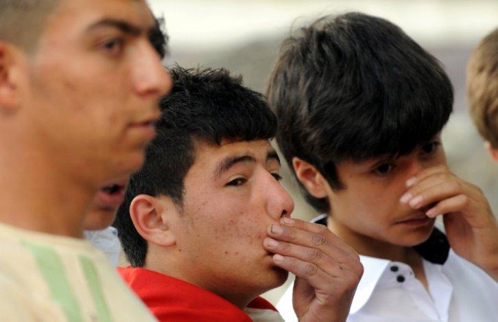 Şehitlerin baba evlerine ateş düştü