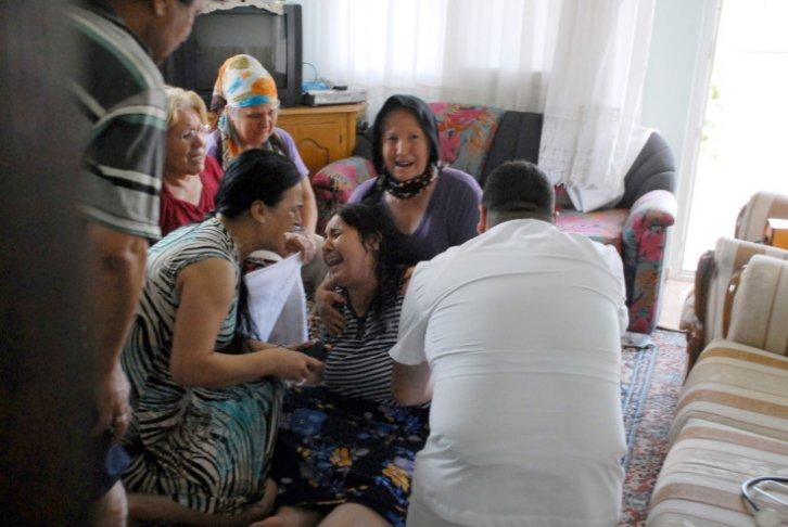 Şehitlerin baba evlerine ateş düştü