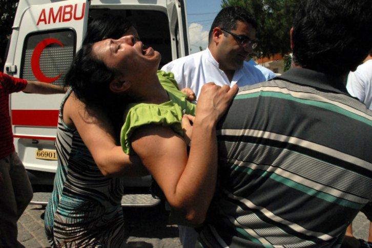 Şehitlerin baba evlerine ateş düştü