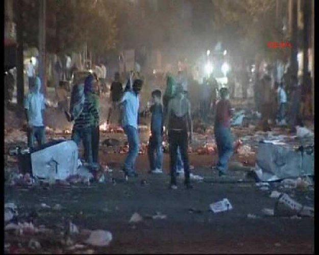 Diyarbakır'da korsan gösteri  - Resim 1