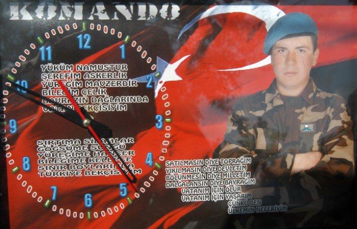 Şehitlerin baba evlerine ateş düştü