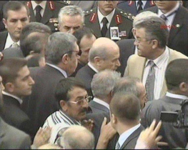 Devletin zirvesi Buse'nin cenazesinde  - Resim 13