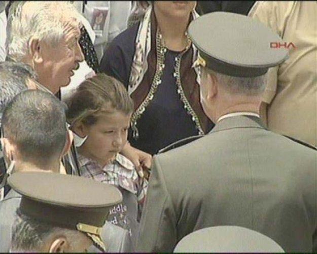 Devletin zirvesi Buse'nin cenazesinde  - Resim 7