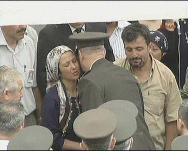 Devletin zirvesi Buse'nin cenazesinde  - Resim 4