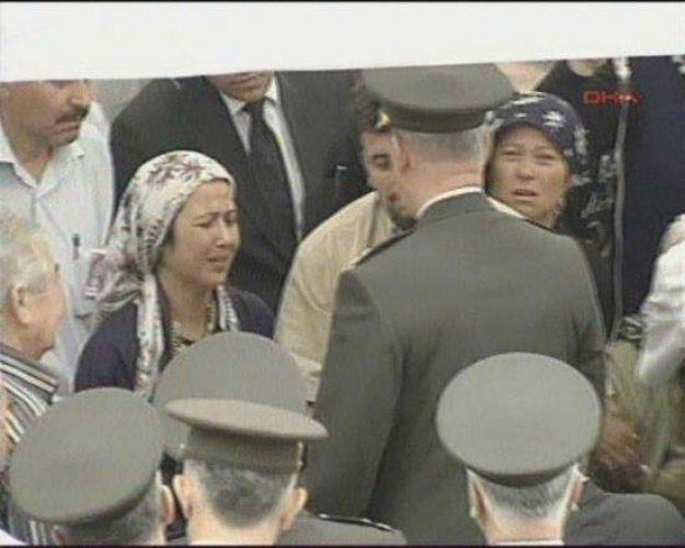 Devletin zirvesi Buse'nin cenazesinde  - Resim 1