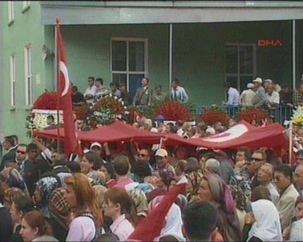 Devletin zirvesi Buse'nin cenazesinde  - Resim 11