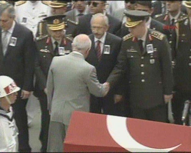 Devletin zirvesi Buse'nin cenazesinde  - Resim 9