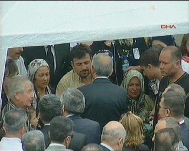 Devletin zirvesi Buse'nin cenazesinde  - Resim 8