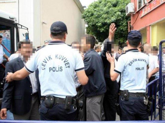 Bombacıların yakınlarından alkış şov