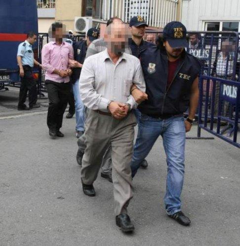 Bombacıların yakınlarından alkış şov