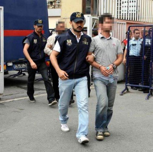 Bombacıların yakınlarından alkış şov