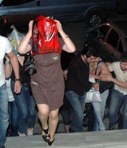 Fuhuş çetesinden 'zilli' önlem - Resim 1