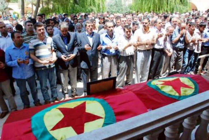 BDP'li vekil terörist cenazesinde