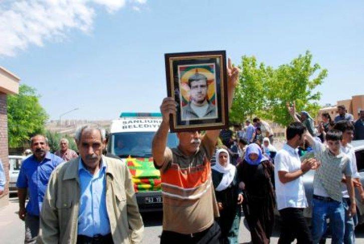 BDP'li vekil terörist cenazesinde