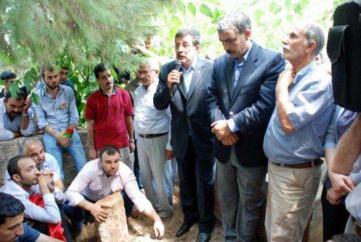 BDP'li vekil terörist cenazesinde