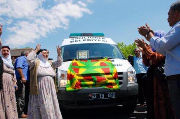 BDP'li vekil terörist cenazesinde