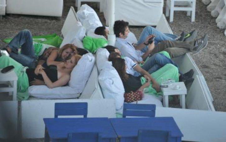 Sarp Akkaya Bodrum'da sevgilisiyle görüntülendi - Resim 10