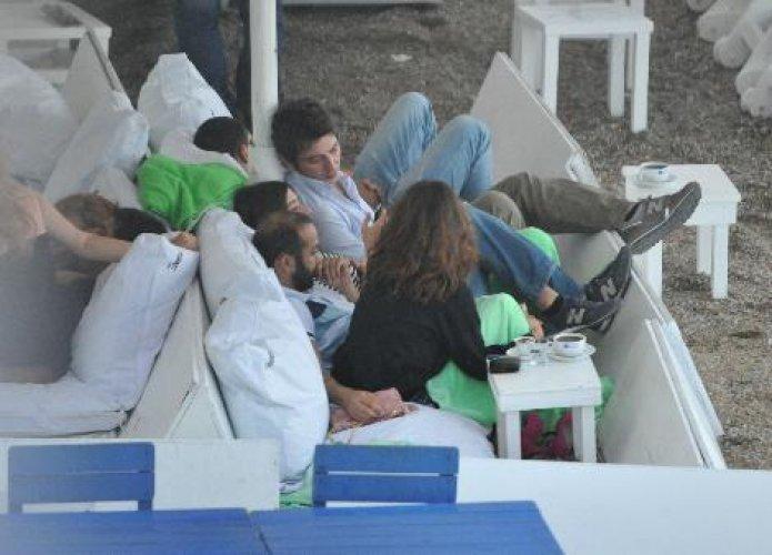 Sarp Akkaya Bodrum'da sevgilisiyle görüntülendi - Resim 12