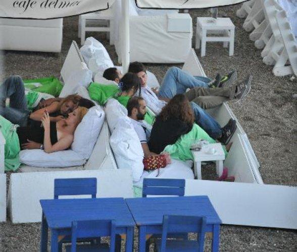 Sarp Akkaya Bodrum'da sevgilisiyle görüntülendi - Resim 1