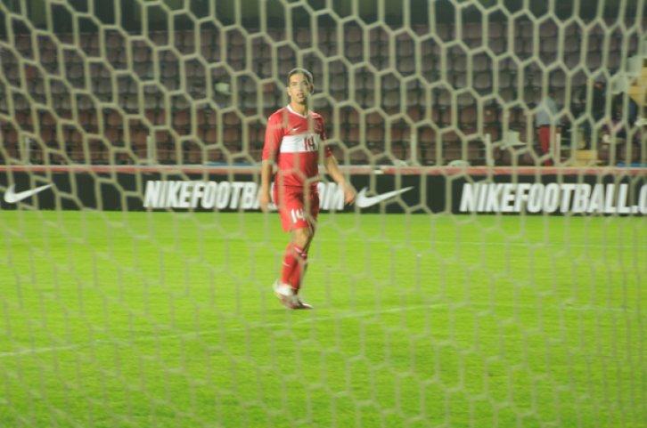 Nihat Behlül’e döndü