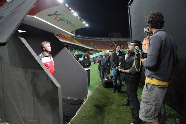 Nihat Behlül’e döndü