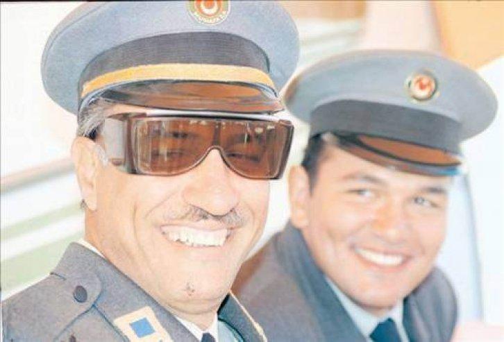 Kemal Sunal, vefatının 10. yılında mezarı başında anıldı