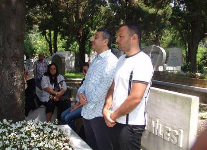 Kemal Sunal, vefatının 10. yılında mezarı başında anıldı