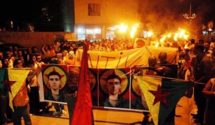 Teröristin cenazesi gösteriye dönüştü - Resim 2