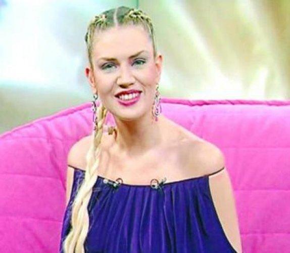 Ünlüler de kovulur