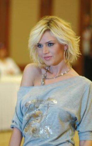 Ünlüler de kovulur