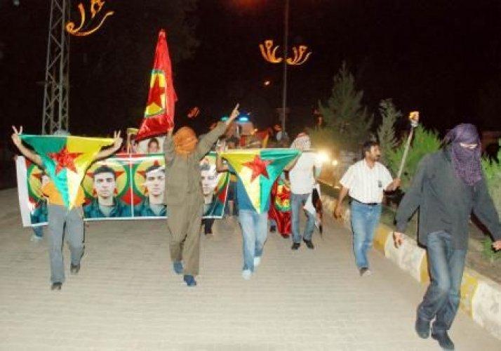 Teröristin cenazesi gösteriye dönüştü - Resim 11