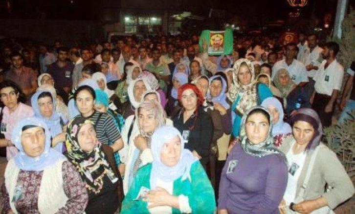 Teröristin cenazesi gösteriye dönüştü - Resim 9