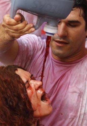 İspanya'da San Fermin Festivali Çılgın Görüntüler - Resim 132