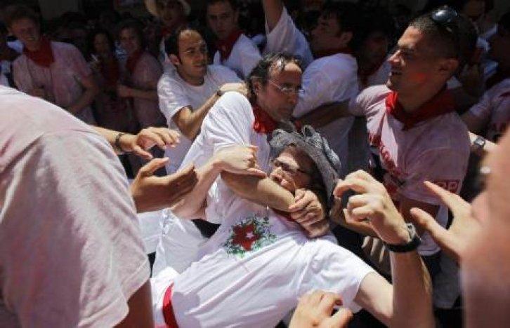 İspanya'da San Fermin Festivali Çılgın Görüntüler - Resim 115
