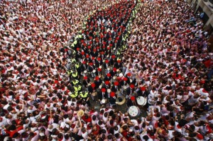 İspanya'da San Fermin Festivali Çılgın Görüntüler - Resim 106