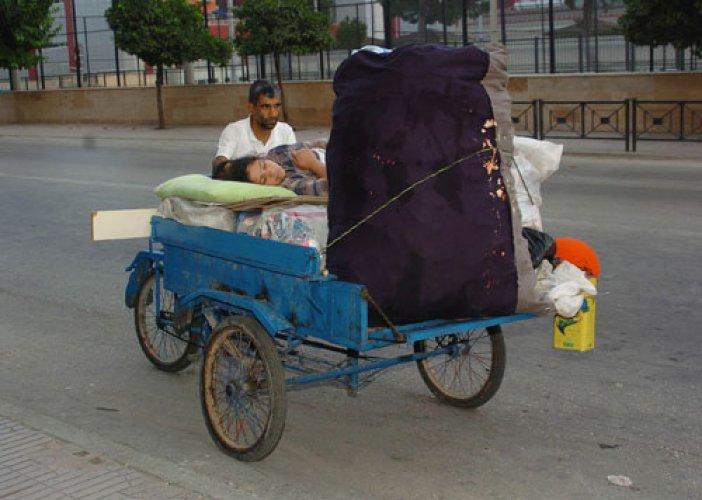Üç tekerlekli tahta ev - Resim 3