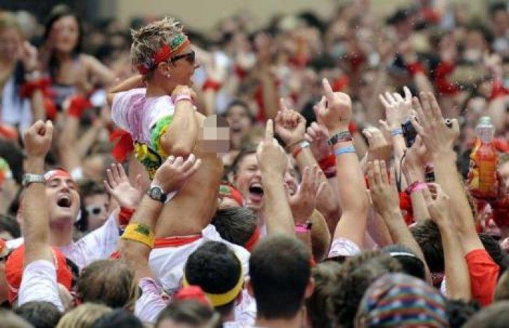 İspanya'da San Fermin Festivali Çılgın Görüntüler - Resim 63