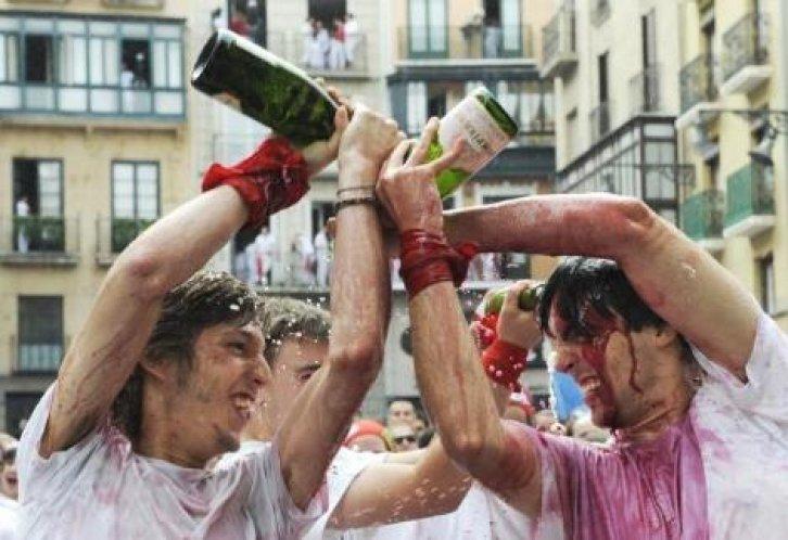 İspanya'da San Fermin Festivali Çılgın Görüntüler - Resim 6