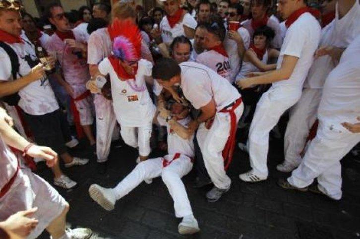 İspanya'da San Fermin Festivali Çılgın Görüntüler - Resim 114