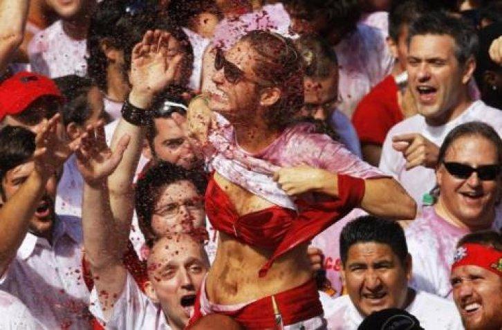 İspanya'da San Fermin Festivali Çılgın Görüntüler - Resim 130