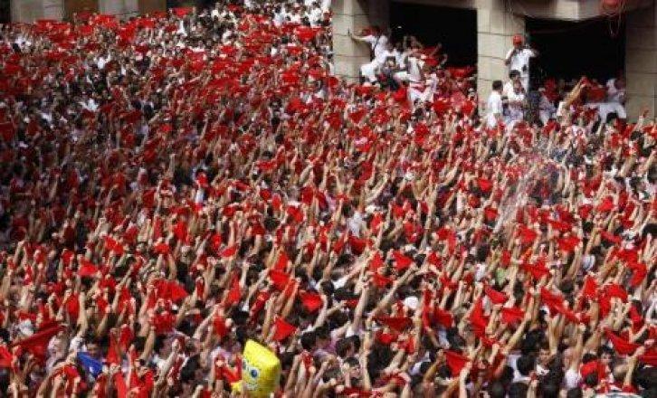 İspanya'da San Fermin Festivali Çılgın Görüntüler - Resim 128