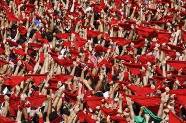 İspanya'da San Fermin Festivali Çılgın Görüntüler - Resim 99