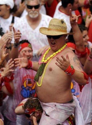İspanya'da San Fermin Festivali Çılgın Görüntüler - Resim 11