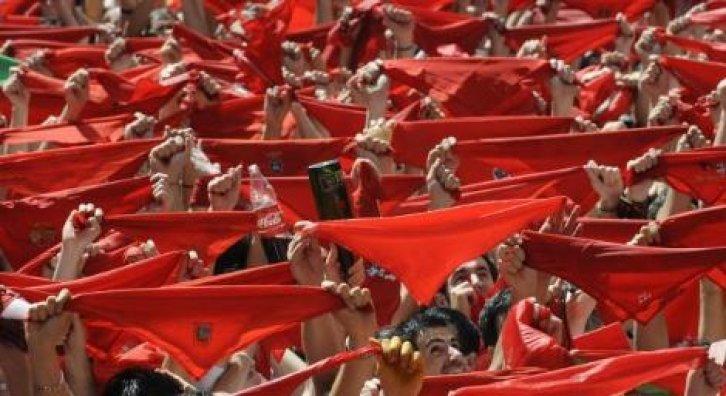 İspanya'da San Fermin Festivali Çılgın Görüntüler - Resim 142