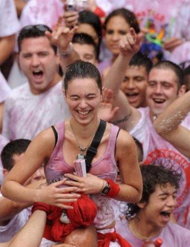 İspanya'da San Fermin Festivali Çılgın Görüntüler - Resim 12