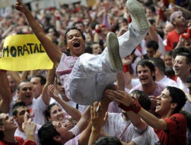İspanya'da San Fermin Festivali Çılgın Görüntüler - Resim 42